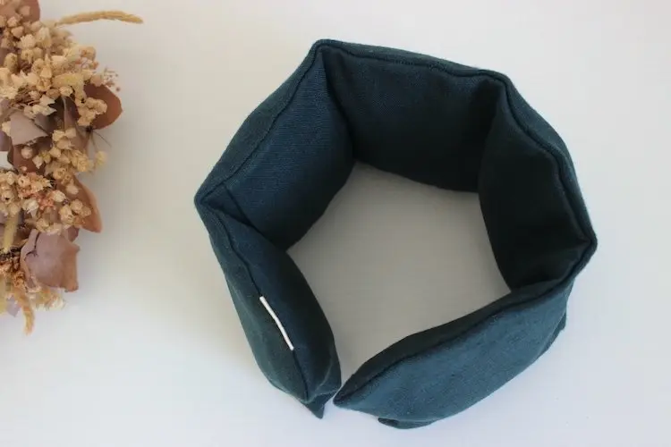 bouillotte cervicale bleu prusse 2.webp